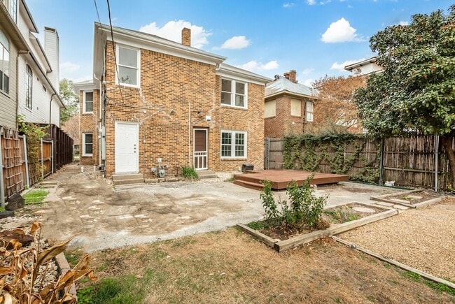 Building Photo - 4204 Prescott Ave