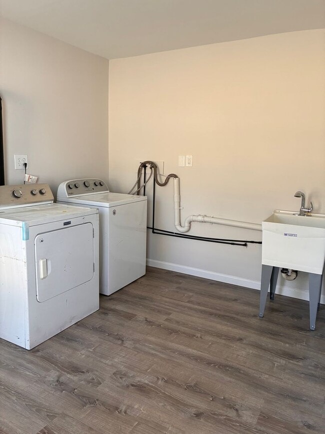 Building Photo - Beautifully Updated 4-bedroom Home in Edgewood, MD