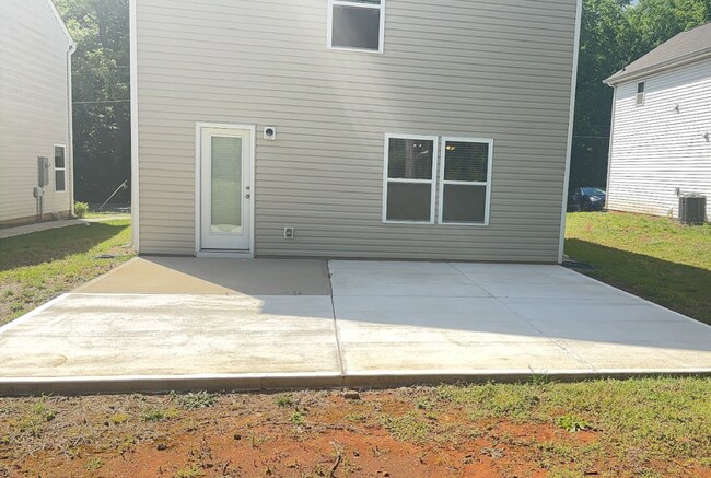 Building Photo - Pristine, Move In ready home in the Berryh...