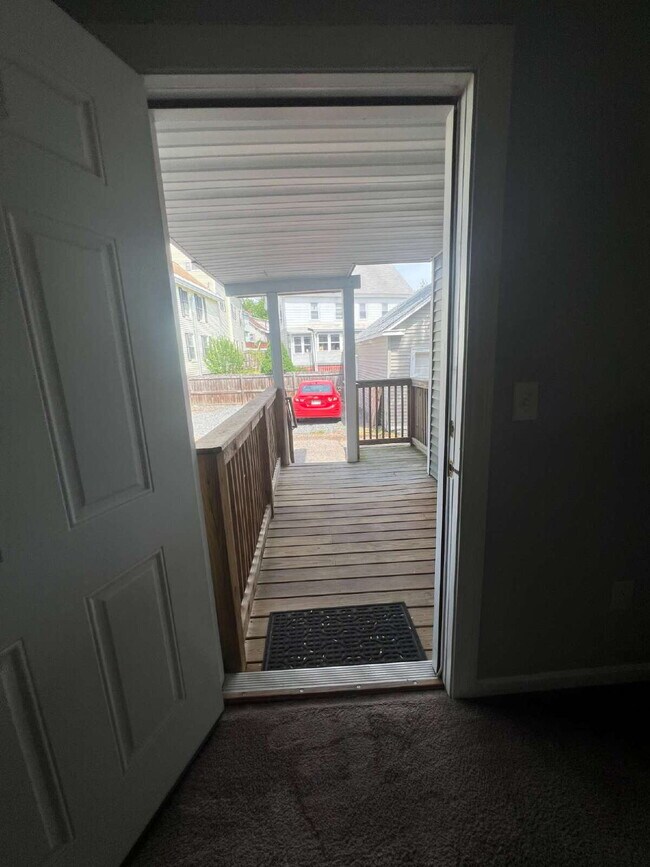Building Photo - Large one bedroom, updated in the heart of Somersworth!