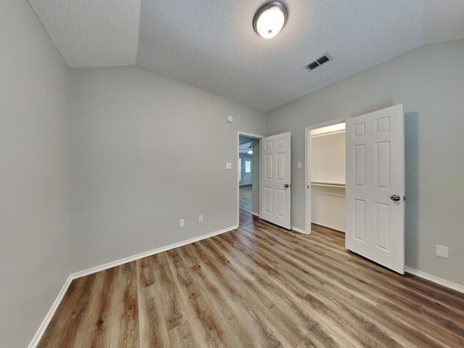 Building Photo - Newly Renovated 3-Bed, 2-Bath Home in Southwest Fort Worth – Modern Upgrades & Spacious Backyard!