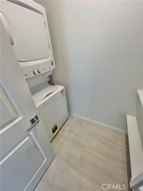 Building Photo - 30324 Waterline Dr