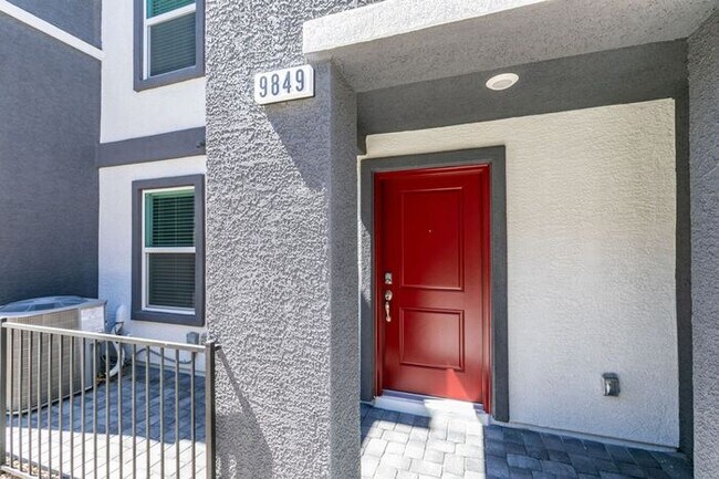 Building Photo - Beautiful New 3 Bed / 2.5 Bath Townhome 89178
