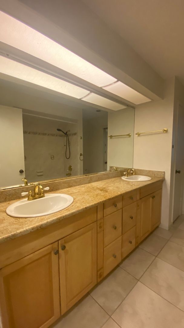 Building Photo - Private Siesta Key Retreat Minutes from World-Famous Beach