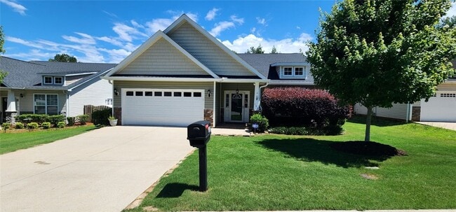 Primary Photo - 102 Mcleod Dr