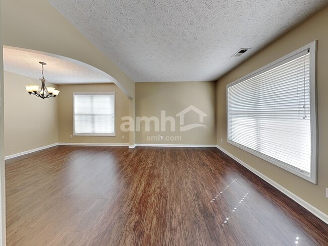 Building Photo - 7071 Hillcrest Chase Ln