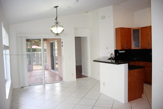 Building Photo - 1084 Golden Cane Dr
