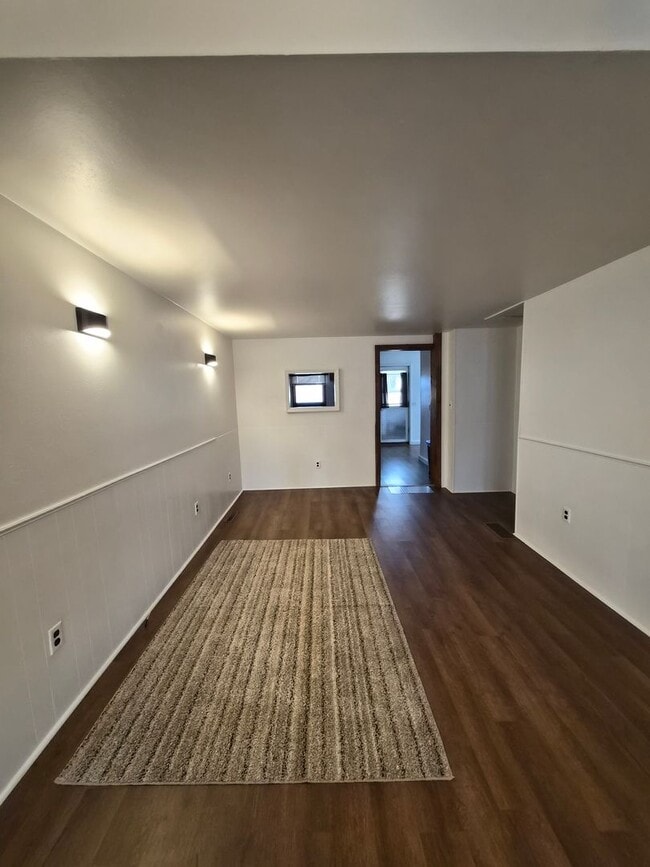 Building Photo - 527 N Franklin St