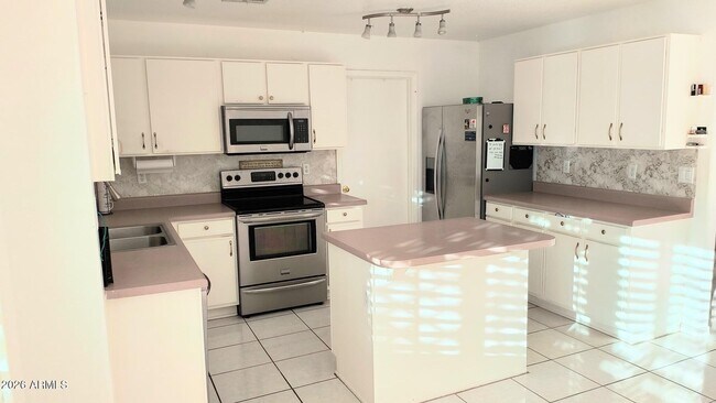 Building Photo - 18170 N 89th Ln