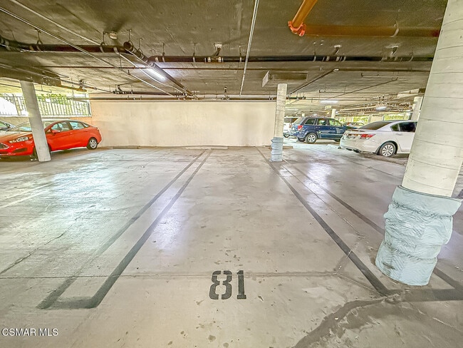 Building Photo - 17735 Kinzie St