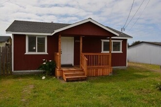 Building Photo - Very Cute Beach Cabin! Between Eureka & Arcata, 2 bedroom home with spacious yard
