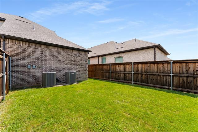 Building Photo - 1565 Amesbury Way