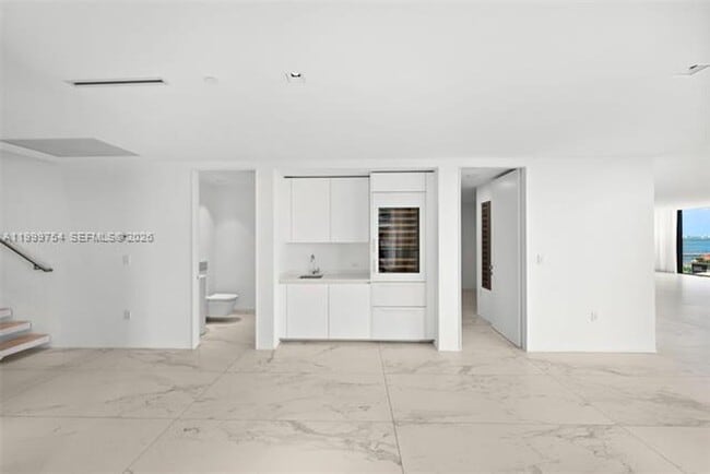 Building Photo - 1000 Biscayne Blvd