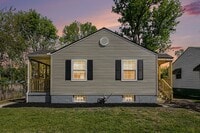 Building Photo - Renovated 2 Bed 1 Bath Home