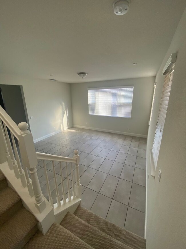 Building Photo - Roseville 3 bedroom in Veranda at Stoneridge.