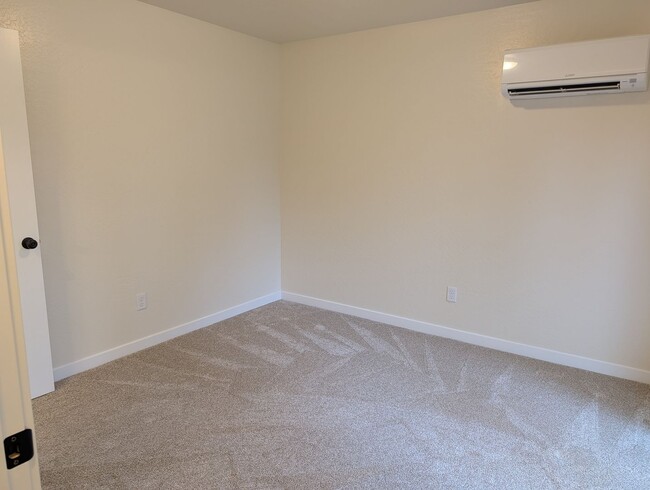 Building Photo - Brand New Single Level Home