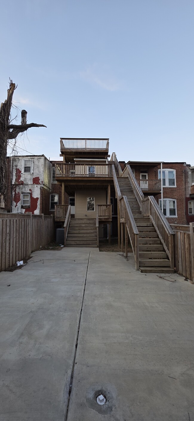 Building Photo - 2461 Shirley Ave