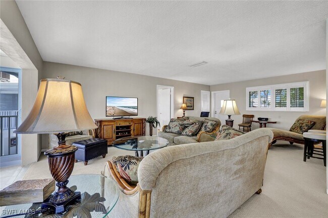 Building Photo - 386 Harbour Dr