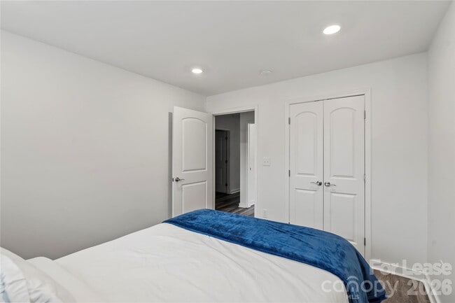 Building Photo - 2813 Ava Ave