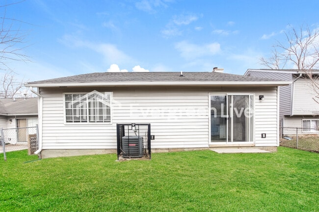 Building Photo - 11053 Amburg Ct