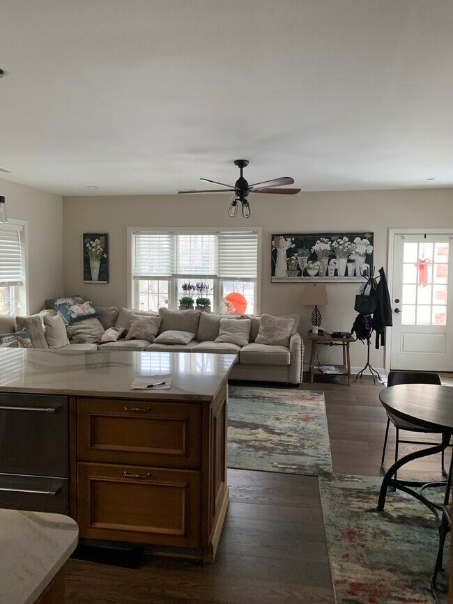 Bright and airy living spaces - 2420 Derbyshire Rd