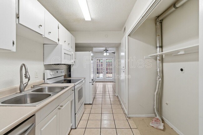 Building Photo - 4813 Fred May Dr