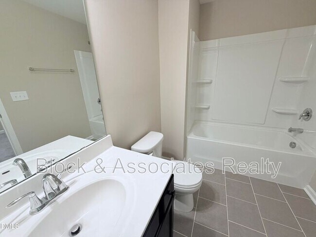 Building Photo - 572 Chessie Sta