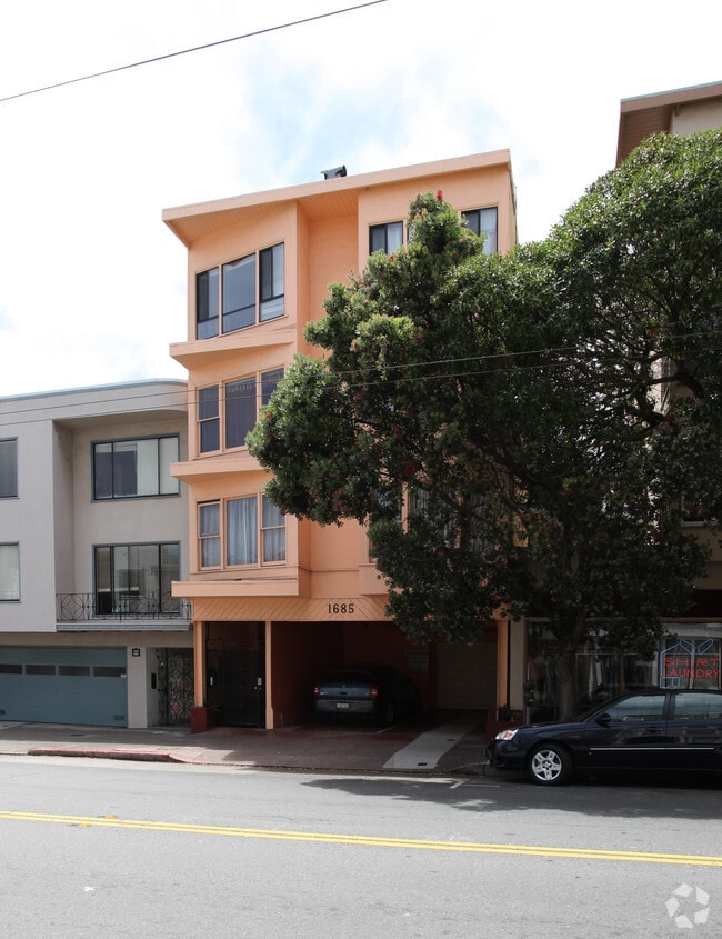 Building Photo - 1685 Union St