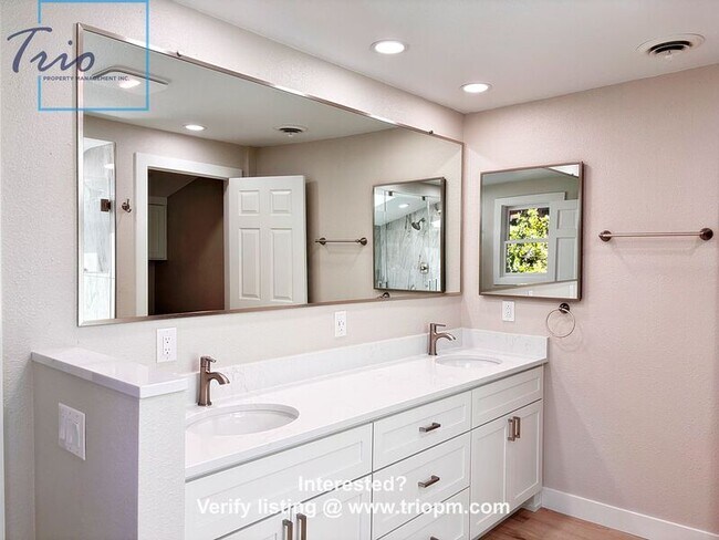 Building Photo - 2693 Chula Vista Dr