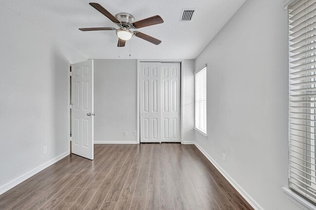 Building Photo - 9917 Porta Leona Ln
