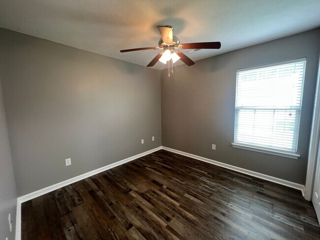 Building Photo - Conway - 3 Bedroom / 2 Bathroom House