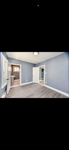 Building Photo - 415 Weeden St