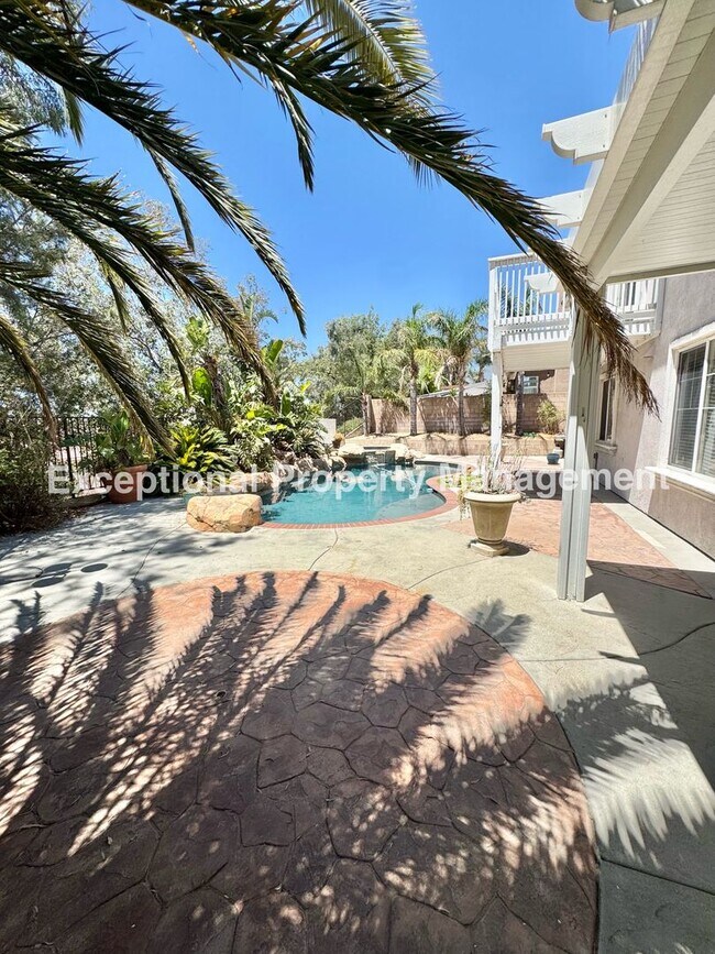 Building Photo - 14855 Hedge Row Ct