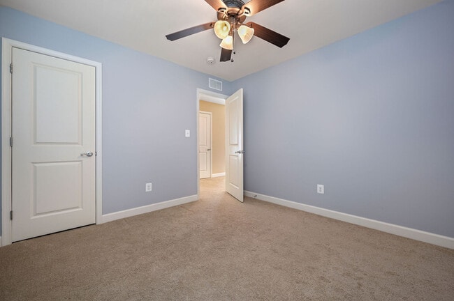 Building Photo - 463 Quail Landing Cir