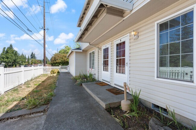 Building Photo - 1936 SE 162nd Ave