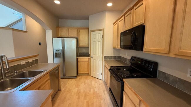 Building Photo - Beautifully Updated 3 Bedroom + Loft Home with New A/C