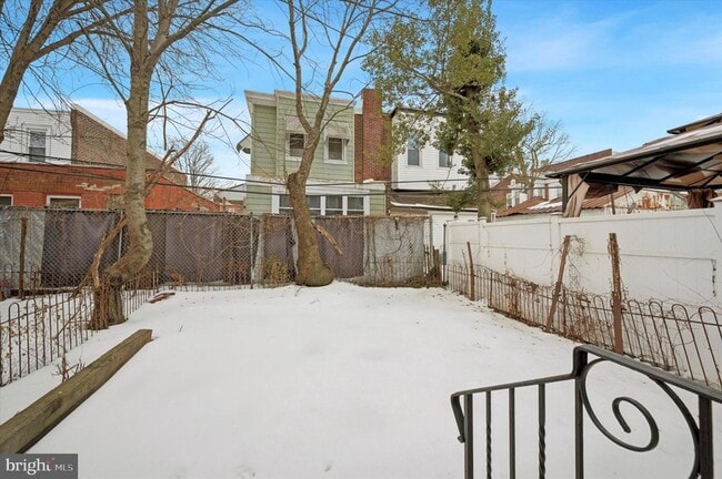 Building Photo - 1658 Conklin St