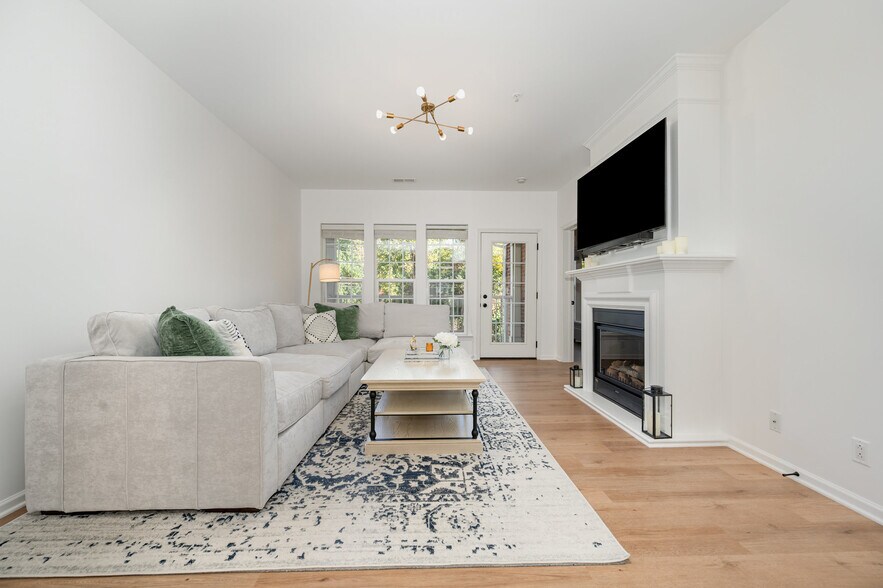 Living Room - 3276 Margellina Dr