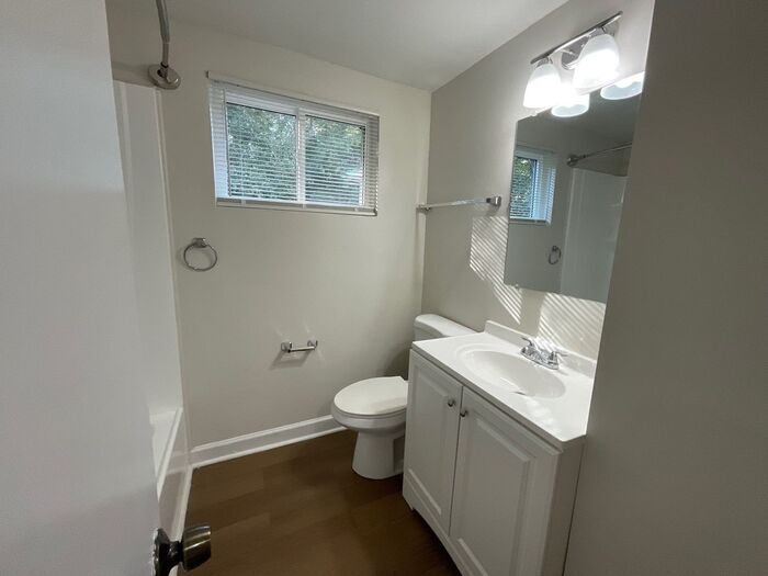 Building Photo - 3011 Horse Shoe Dr