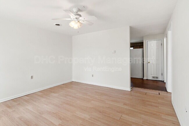 Building Photo - 3234 Fairburn Rd