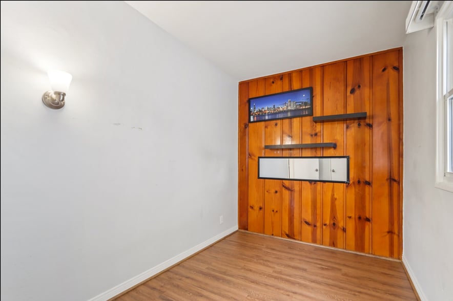 Shared Office/Guest Bedroom - 532 Rosecrans Ave
