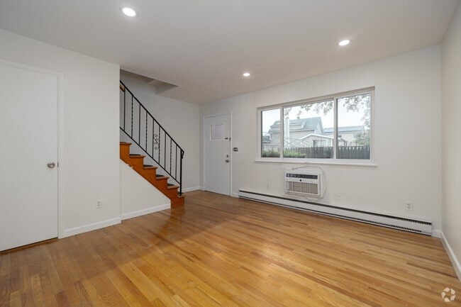 2BR, 1.5BA - 1300SF - Living Room - 20 N Taylor Condos