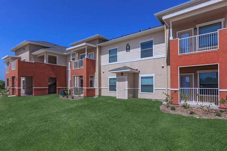 Building Photo - La Esperanza De Alton- Income Restricted