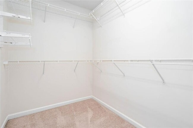 Building Photo - 380 Wittenridge Ct
