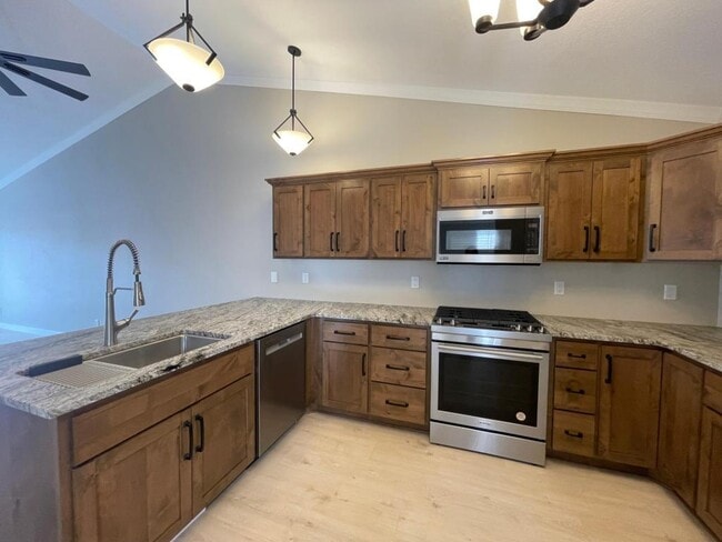 Building Photo - 1232 45th Ave NE