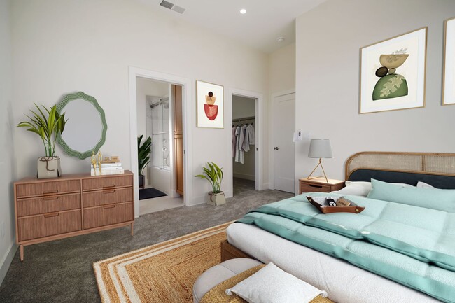 Building Photo - Beautiful 3 Bedroom, 3 Bathroom Duplex Unit Located on the Upper Westside of Santa Cruz. Brand ne...