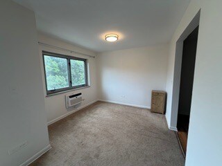 Building Photo - 401 S Grove Ave
