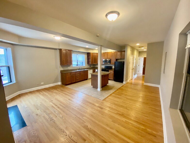 Building Photo - 6557 S Minerva Ave