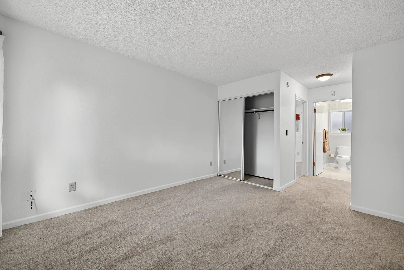 Building Photo - 211 Stony Point Rd