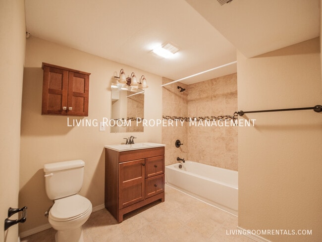 Building Photo - 2814 SE 78th Ave